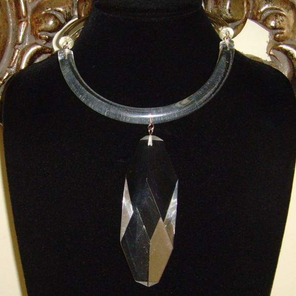 Judith Hendler Clear Lucite Collar Necklace - Picture 3 of 16